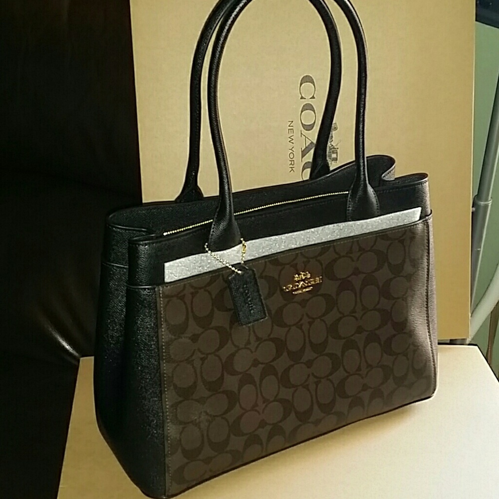 🌷NEW WITH TAGS●Authentic COACH Shoulder Bag🌷